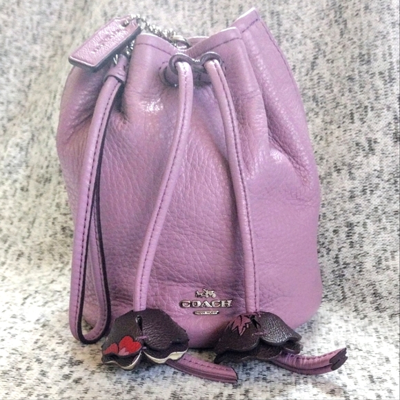 🪻NWOT Coach Lilac Purple Pebbled Leather Petal Floral Bucket Wristlet Pouch Bag - Picture 2 of 13